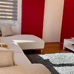 Digital Nomad Friendly Super Fast Internet Apartmán *